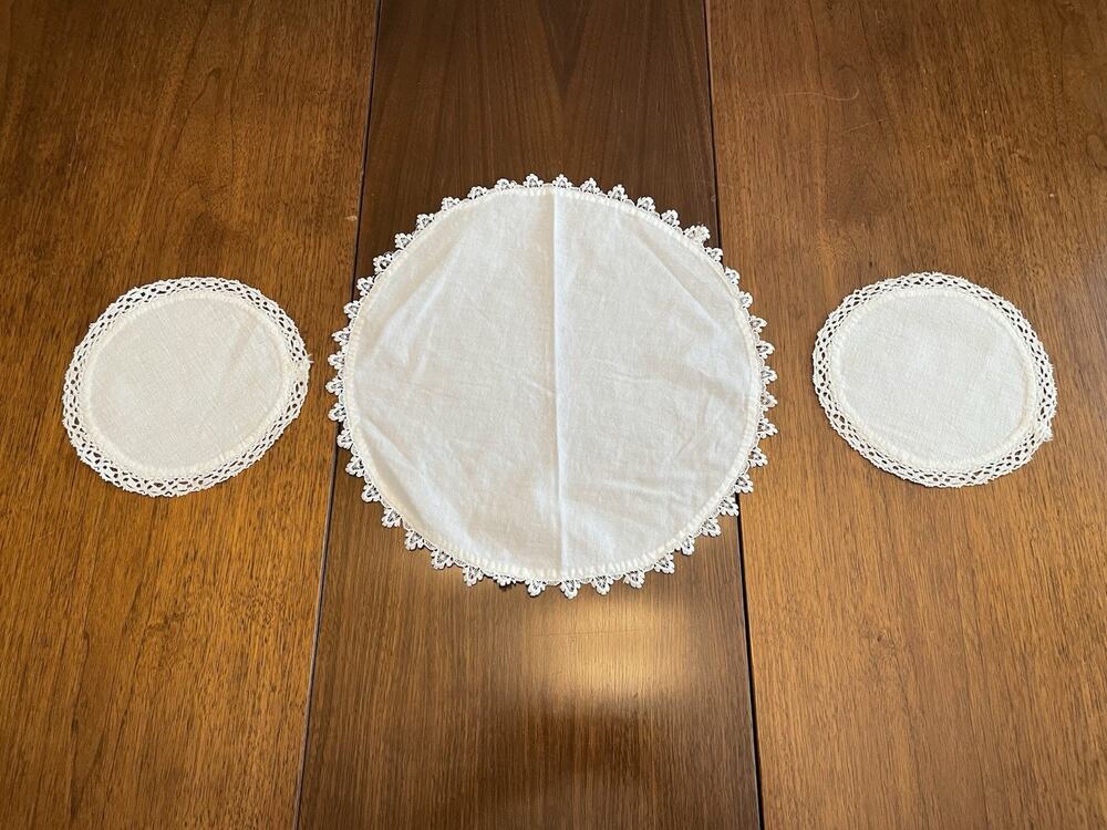 Cottage Core:VintageLot of 3 White Crocheted Lace Border Doilies*FLAWS*READ